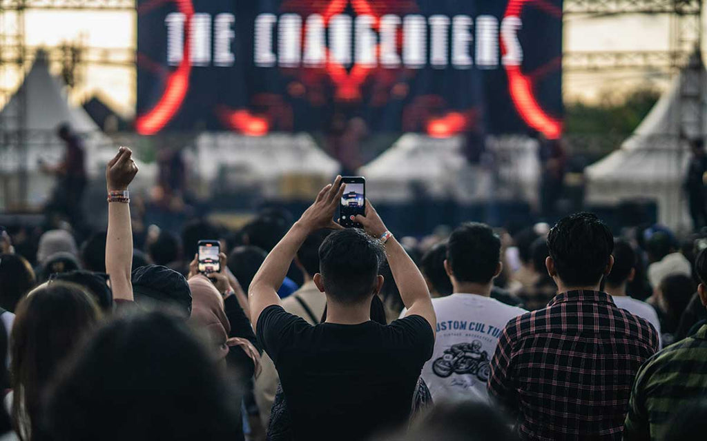 Tyvek Wristbands Canada: Comparing Tyvek®, Vinyl, and Cloth Materials for Canadian Events